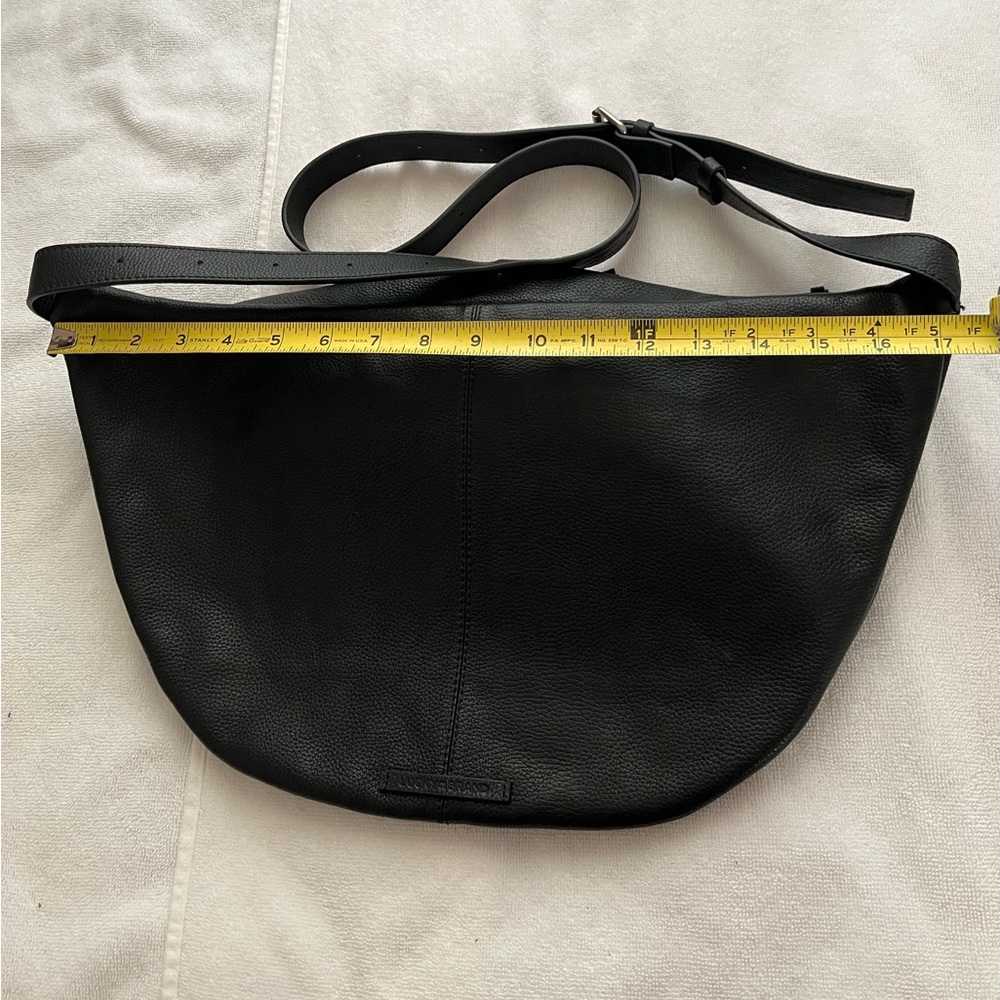 Lucky Brand Black Leather Sling/Crossbody Bag - Picture 5 of 9